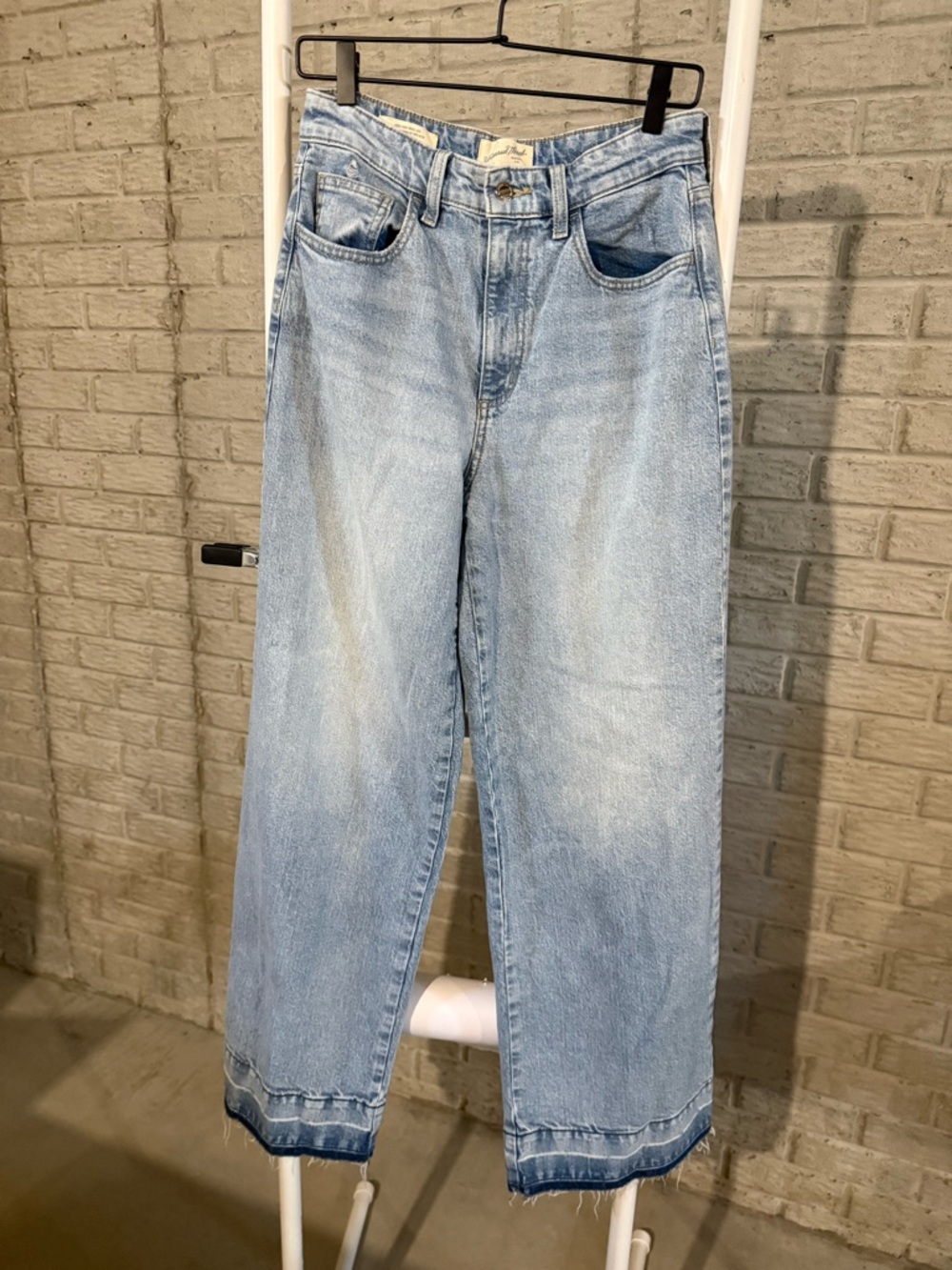 Universal Thread High-Rise Light Blue Women's Jeans